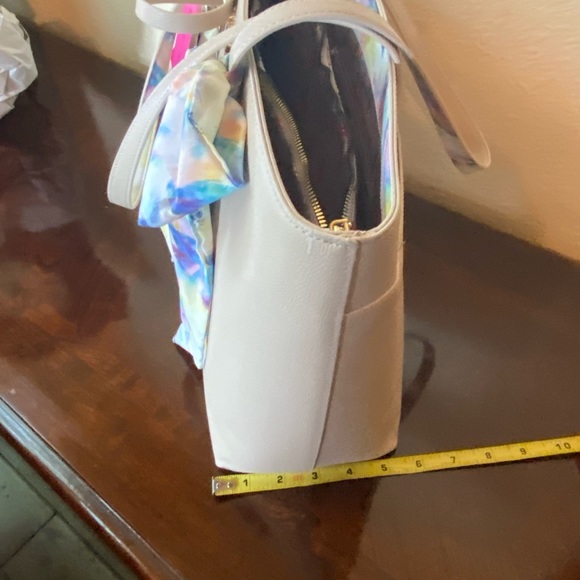 Betsey Johnson Large Tote With Scarf & Wristlet Gorgeous NWT - Picture 8 of 16